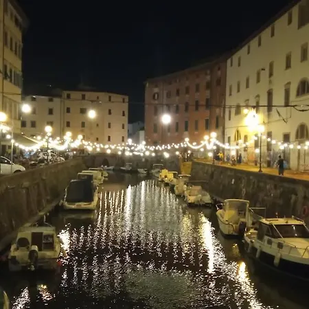 Ferienwohnung Casa In Piazza A Due Passi Dagli Imbarchi E Dal Centro Storico Livorno Exterior foto