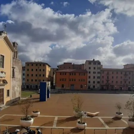 Ferienwohnung Casa In Piazza A Due Passi Dagli Imbarchi E Dal Centro Storico Livorno Exterior foto