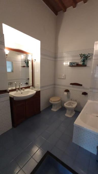 Apartment Casa In Piazza A Due Passi Dagli Imbarchi E Dal Centro Storico Livorno