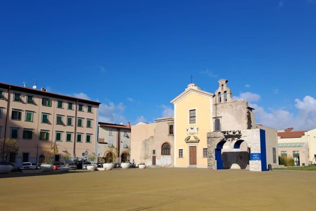 Casa In Piazza A Due Passi Dagli Imbarchi E Dal Centro Storico * Livorno