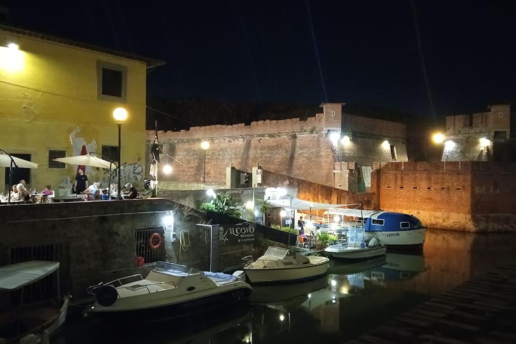 Casa In Piazza A Due Passi Dagli Imbarchi E Dal Centro Storico Apartment Livorno