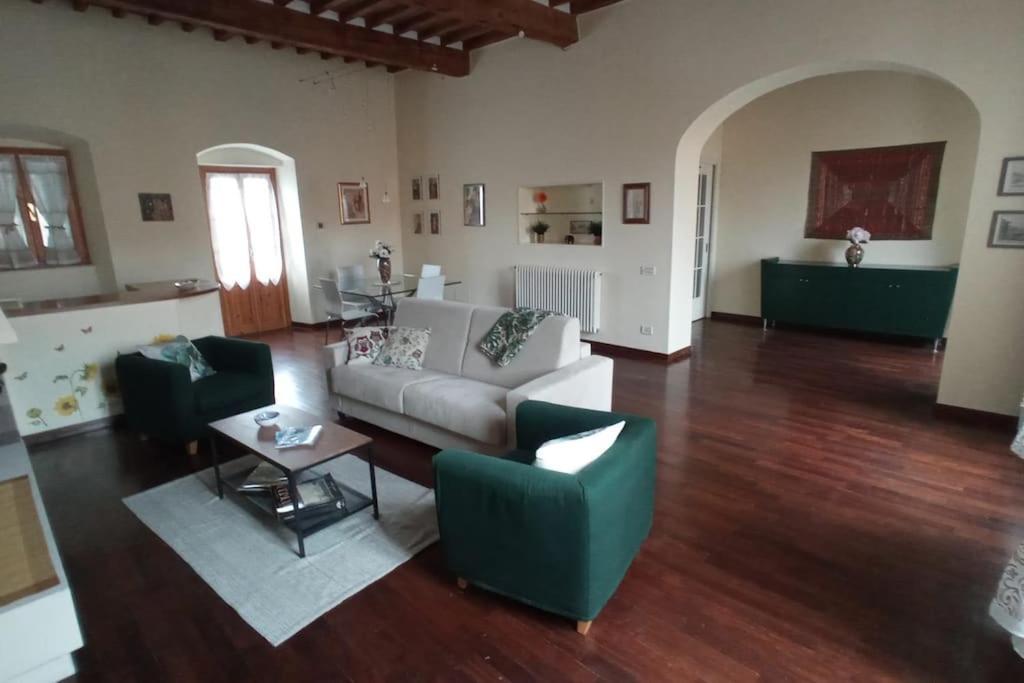 Casa In Piazza A Due Passi Dagli Imbarchi E Dal Centro Storico * Livorno